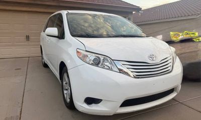 2017 Toyota Sienna LE Mobility