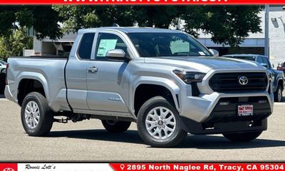 2026 Toyota Tacoma SR5 Xtracab