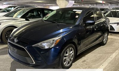 2017 Toyota Yaris IA Base