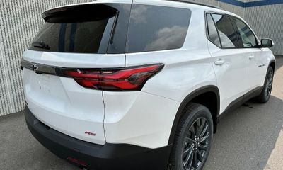 2023 Chevrolet Traverse RS