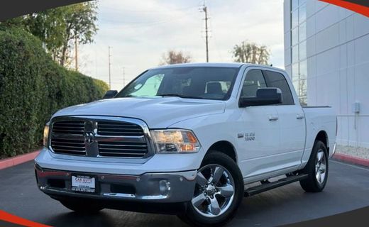 2017 Ram 1500 SLT
