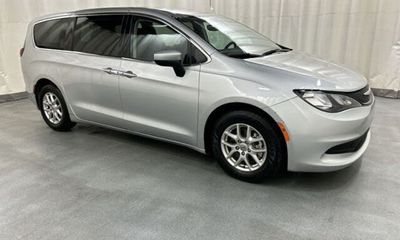 2022 Chrysler Voyager LX