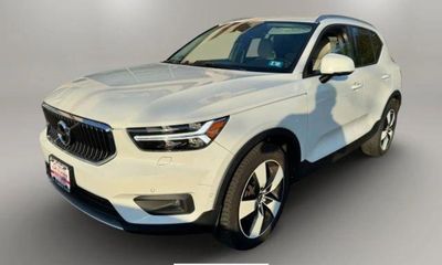 2019 Volvo XC40 Momentum