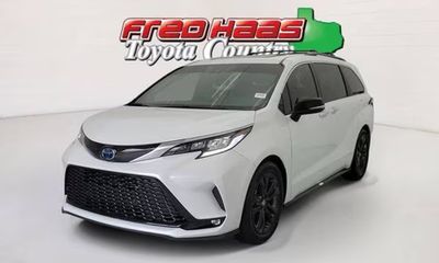 2023 Toyota Sienna XSE XLE