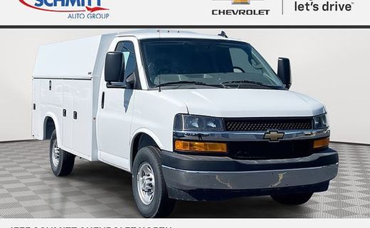 2025 Chevrolet Express 3500 Cutaway 139
