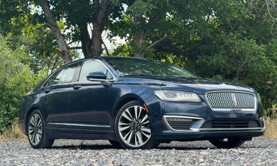 2017 Lincoln MKZ Select