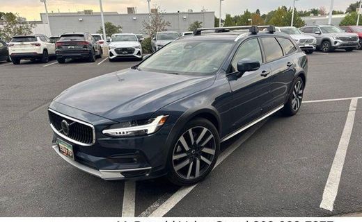 2024 Volvo V90CC Ultimate