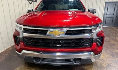 2023 Chevrolet Silverado LT