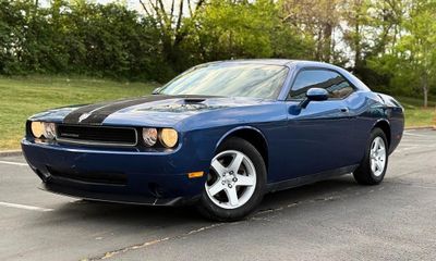 2010 Dodge Challenger Base