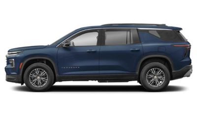 2025 Chevrolet Traverse LT