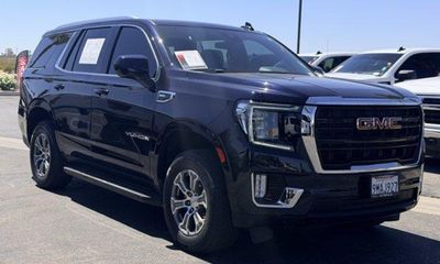 2024 GMC Yukon SLE