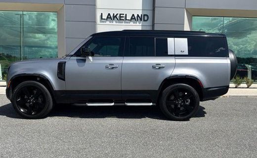 2024 Land Rover Defender 130 SE