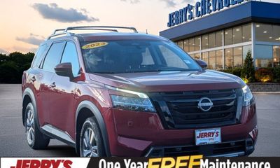 2023 Nissan Pathfinder SL
