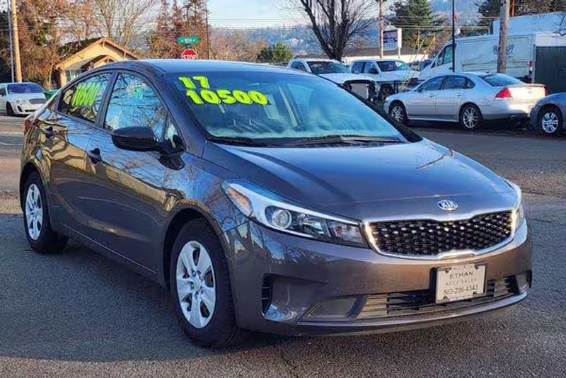 2017 Kia Forte — a typically priced live listing