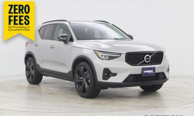 2023 Volvo XC40 Plus Dark
