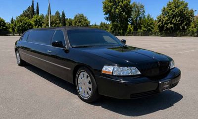 2005 Lincoln Town CAR Executive