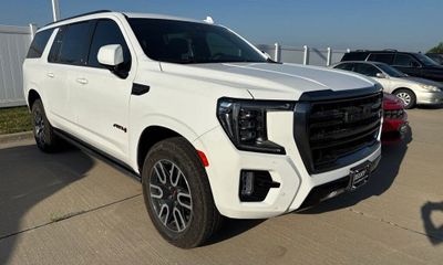 2023 GMC Yukon XL AT4