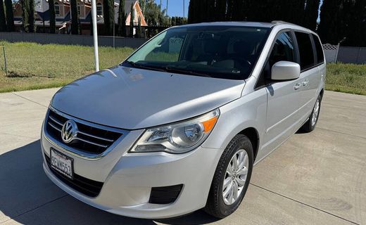 2012 Volkswagen Routan SE