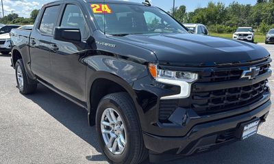 2024 Chevrolet Silverado RST
