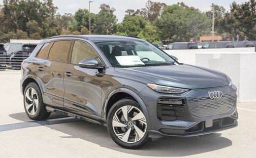 2025 Audi Q6 Premium Plus