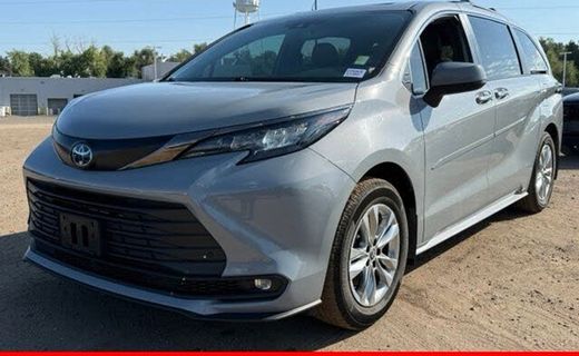 2022 Toyota Sienna XLE