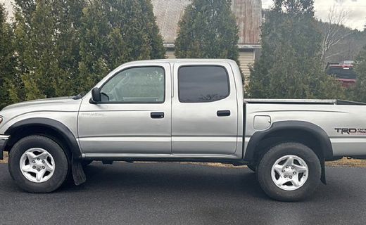 2004 Toyota Tacoma Deluxe