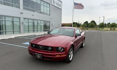 2006 Ford Mustang Standard
