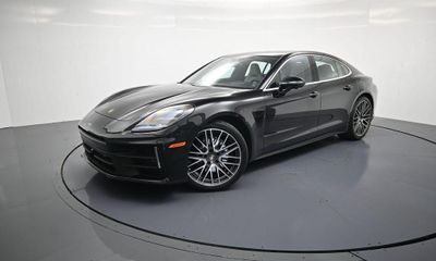 2026 Porsche Panamera 4