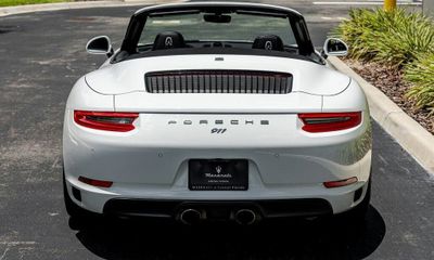 2017 Porsche 911 Cabriolet 4