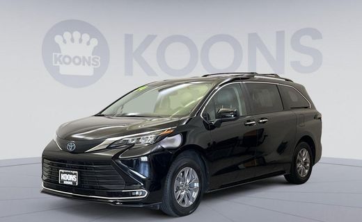 2024 Toyota Sienna XLE