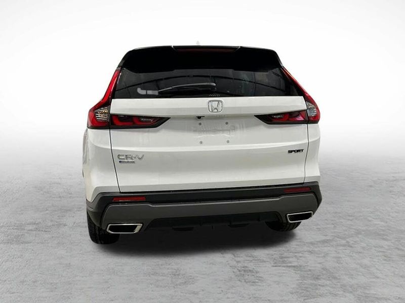 2023 Honda CR-V — a typically priced live listing