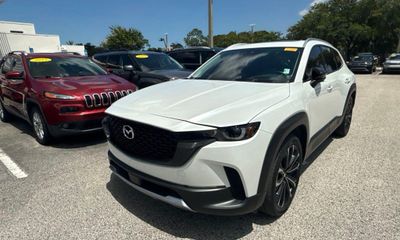 2024 Mazda CX-50 Premium