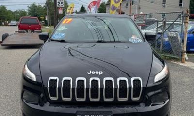 2017 Jeep Cherokee Sport