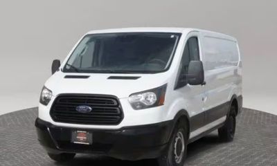 2019 Ford Transit 150 LOW Roof