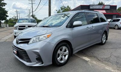 2018 Toyota Sienna LE