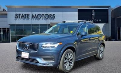 2021 Volvo XC90 Momentum