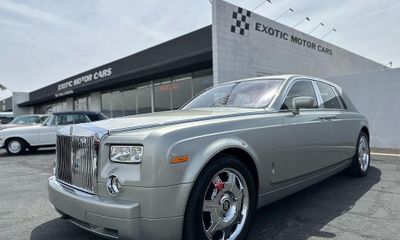 2006 Rolls-Royce Phantom Base