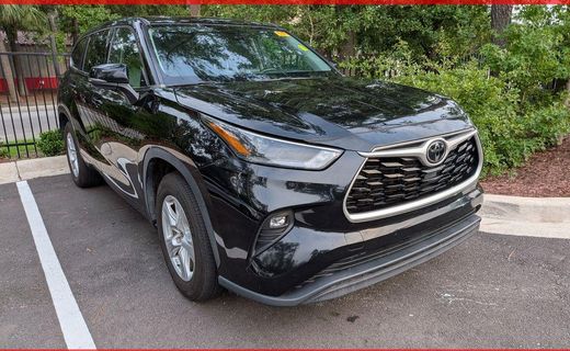 2022 Toyota Highlander LE
