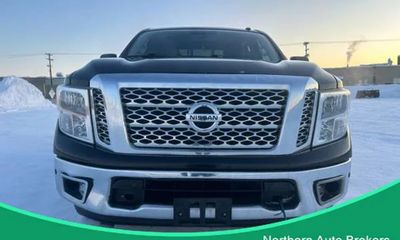 2017 Nissan Titan SV