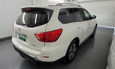 2020 Nissan Pathfinder SV