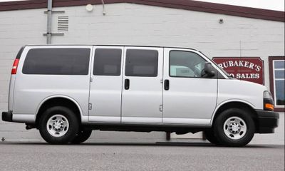 2018 Chevrolet Express Passenger LS