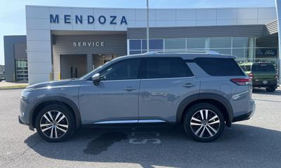 2025 Nissan Pathfinder Platinum