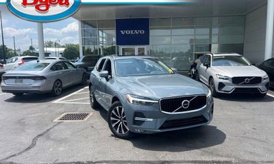 2023 Volvo XC60 Core Bright Theme