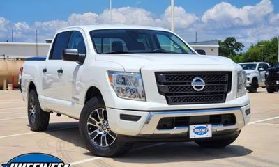 2022 Nissan Titan SV