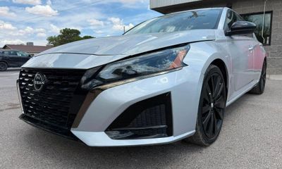 2023 Nissan Altima SR