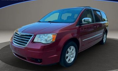2010 Chrysler Town AND Country RT
