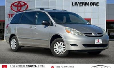 2005 Toyota Sienna LE