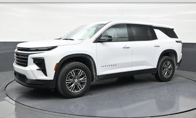 2024 Chevrolet Traverse LS