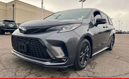2025 Toyota Sienna XSE