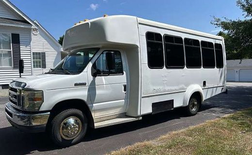 2015 Ford E-Series Chassis E 350 Super